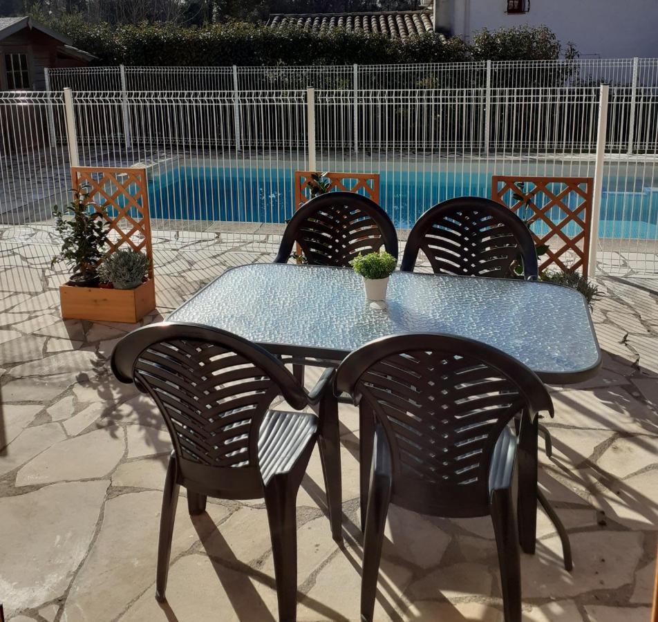 Maison Mitoyenne Avec Piscine Un Moment Chez Diane Grasse Zewnętrze zdjęcie